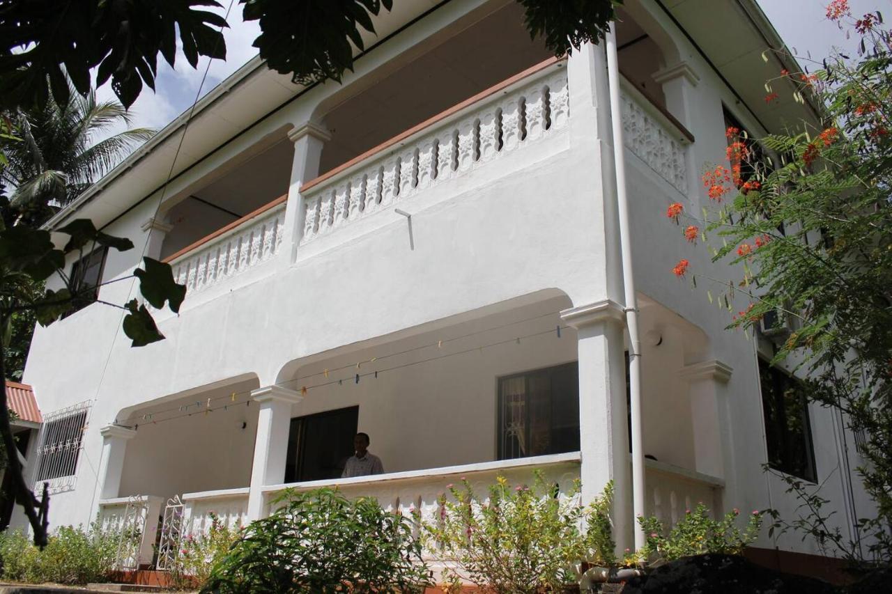 Gigi'S Self Catering Apartment Port Glaud ภายนอก รูปภาพ