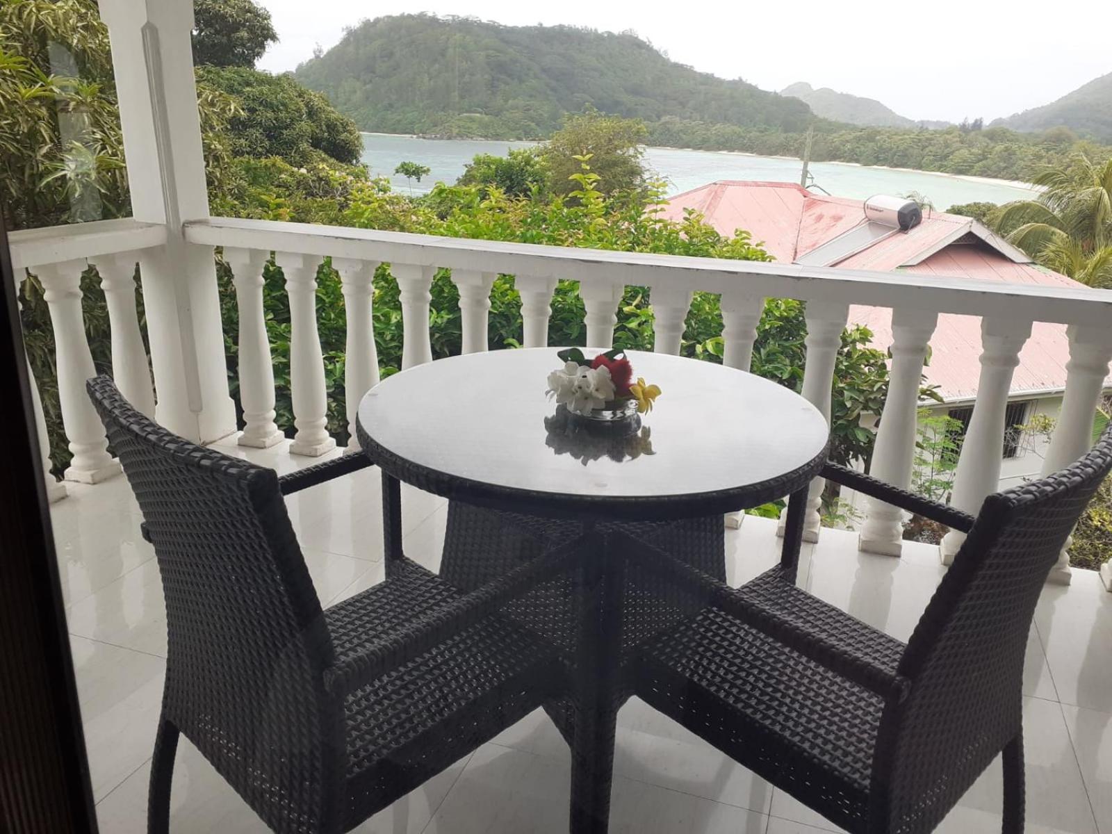 Gigi'S Self Catering Apartment Port Glaud ภายนอก รูปภาพ
