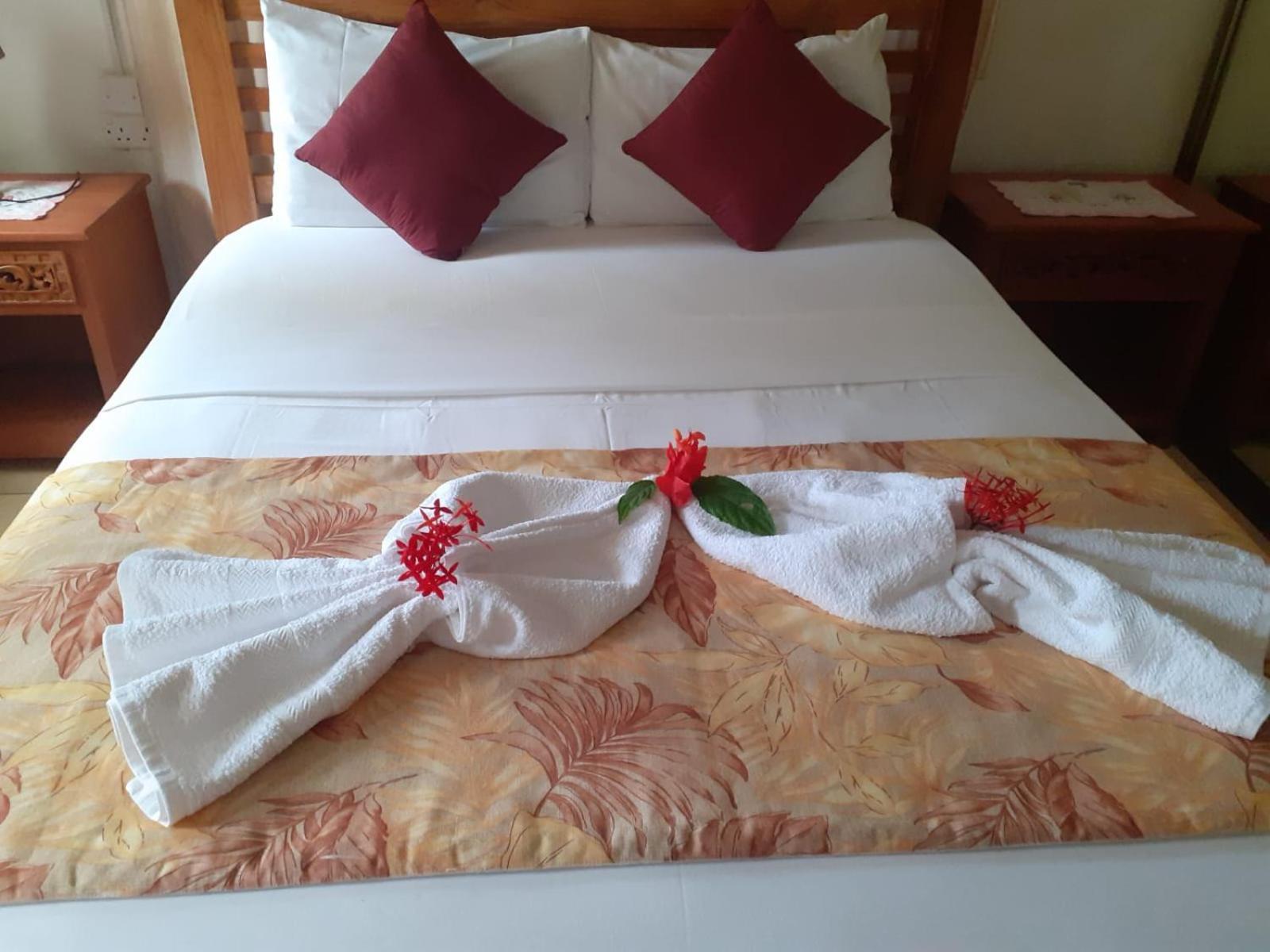 Gigi'S Self Catering Apartment Port Glaud ภายนอก รูปภาพ