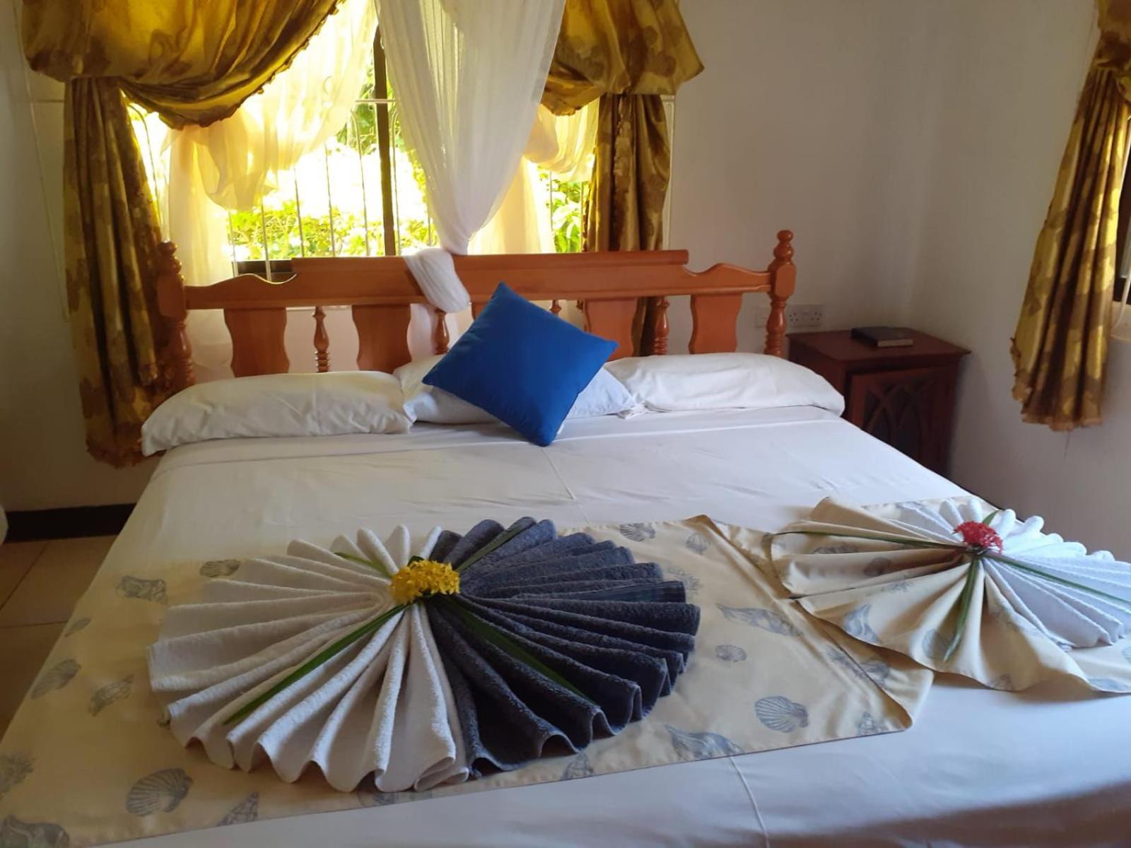 Gigi'S Self Catering Apartment Port Glaud ภายนอก รูปภาพ